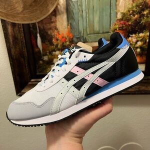 ASICS Tiger Runner womans sneakers